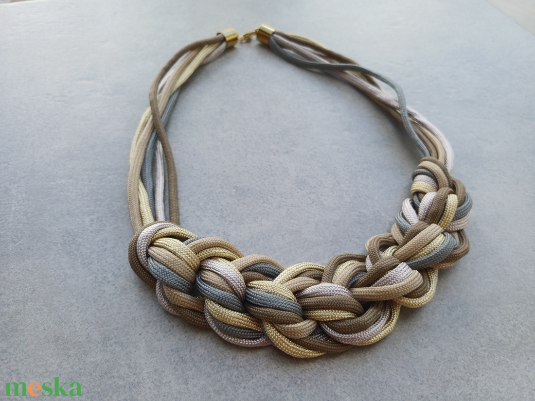 Desert sand - paracord nyaklánc - ékszer - nyaklánc - statement nyaklánc - Meska.hu