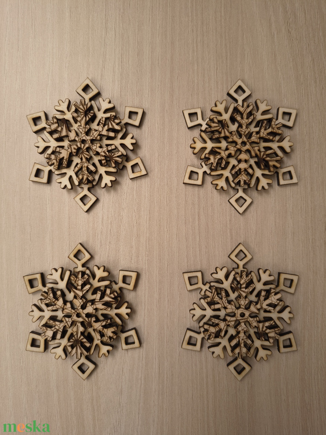 Gravírozott karácsonyi dísz - karácsony - karácsonyi lakásdekoráció - karácsonyfadíszek - Meska.hu