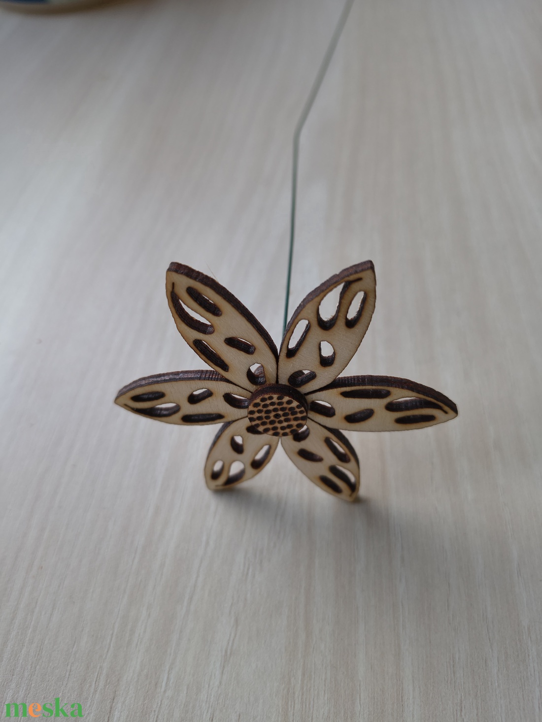 Fa virágdísz - otthon & életmód - virágdekoráció - virágdíszek - lézervágott virágdíszek - Meska.hu