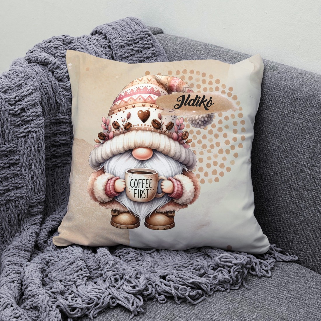 Névvel kérhető kávés manó - Előbb a kávét mintás párna - otthon & életmód - lakástextil - párna & párnahuzat - díszpárna (belsővel együtt) - Meska.hu