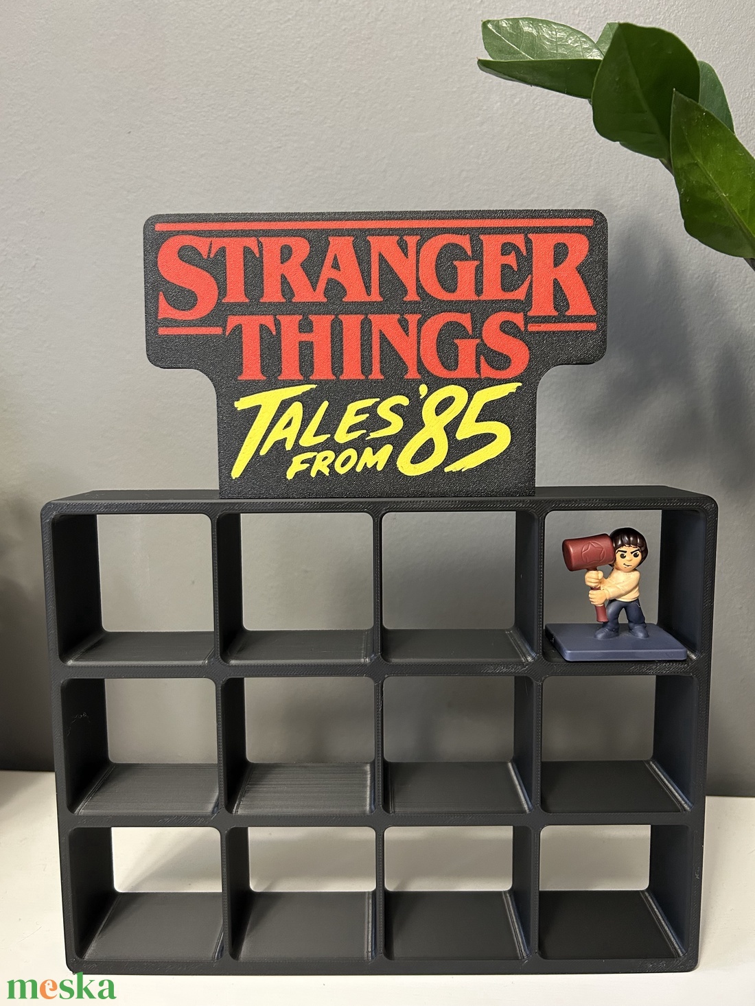Stranger Things Tales from '85 figura tartó - otthon & életmód - dekoráció - dísztárgy - Meska.hu