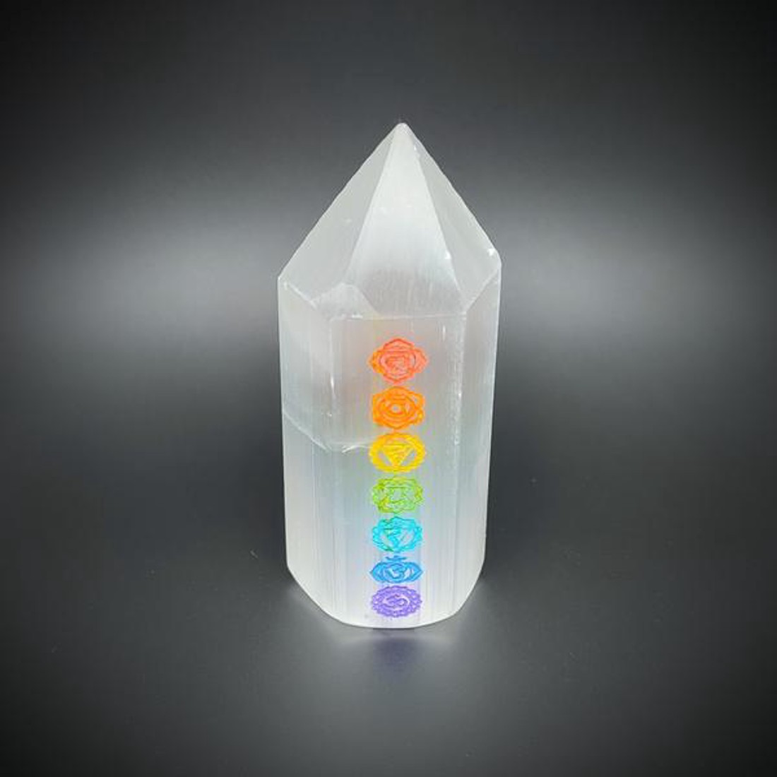 Szelenit prizma chakra 10cm - kellékek & szerszámok - ásvány alapanyag - szelenit korong - Meska.hu Szelenit prizma chakra 10cm - kellékek & szerszámok - ásvány alapanyag - szelenit korong - Meska.hu