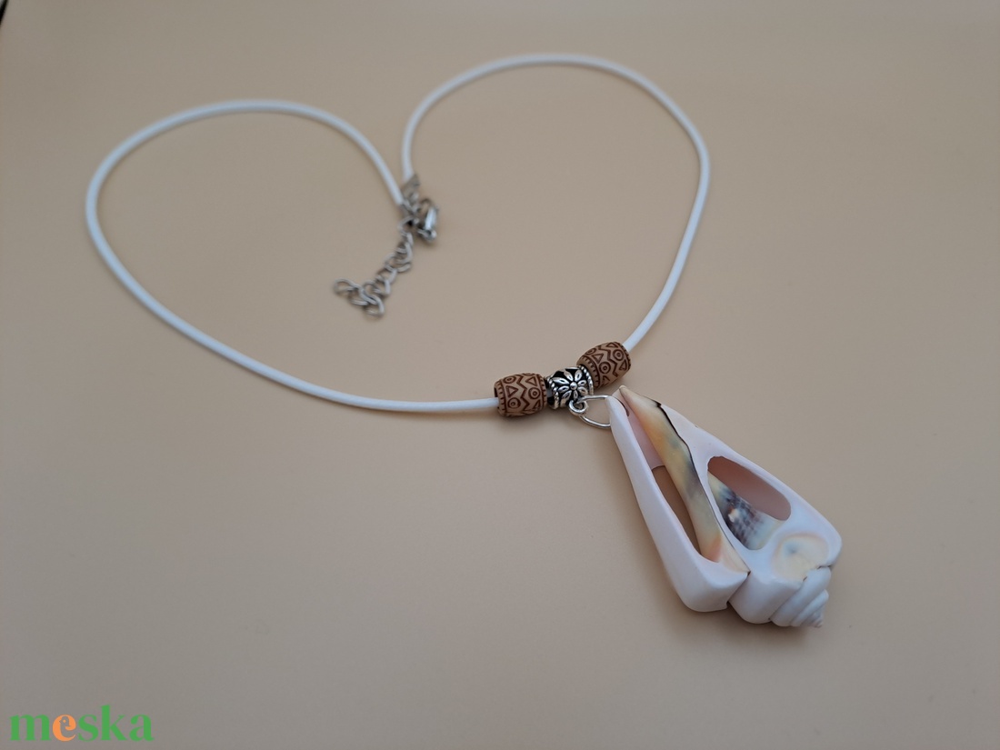 Nagy kagylós nyaklánc - ékszer - nyaklánc - medálos nyaklánc - Meska.hu