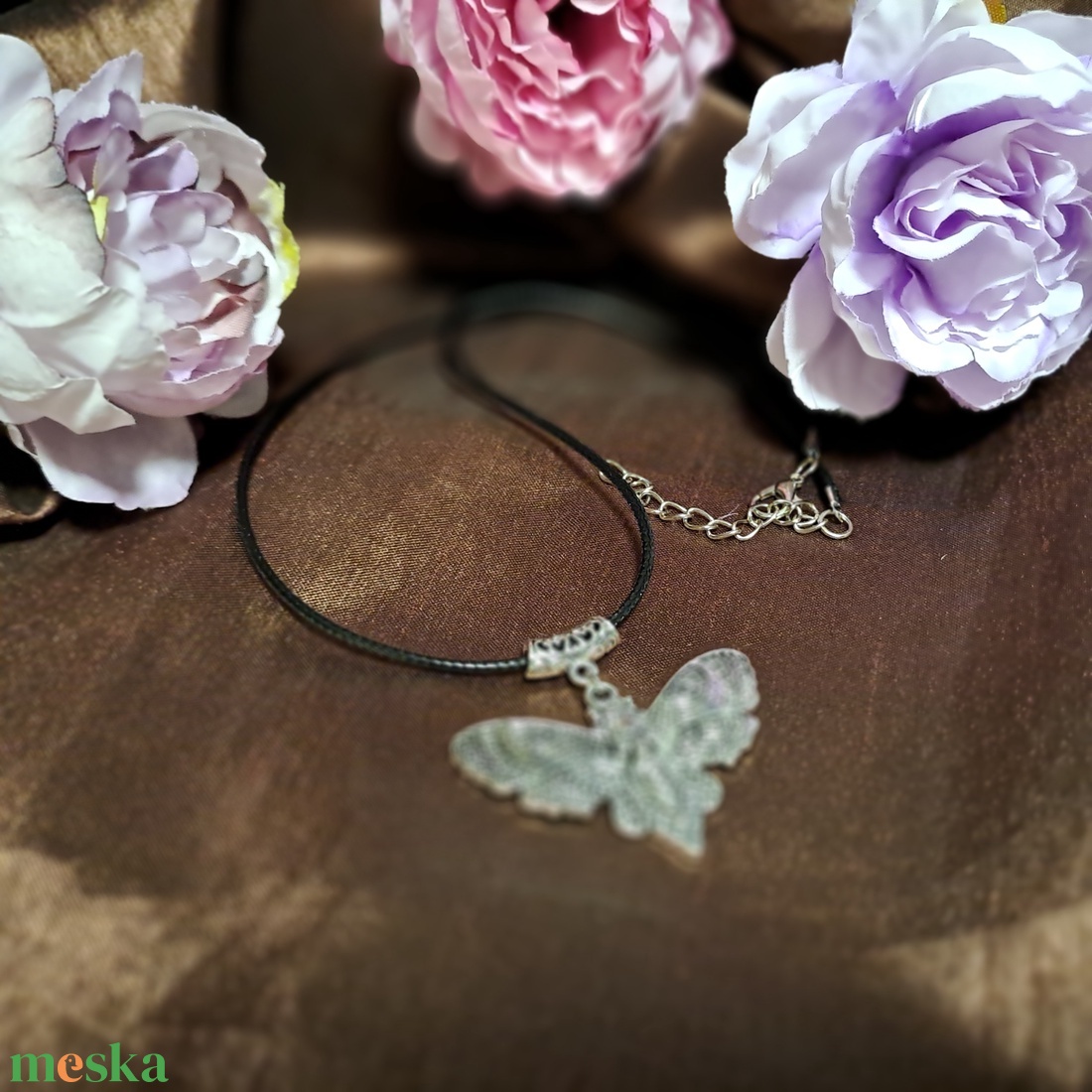 Molylepkés nyaklánc - ékszer - nyaklánc - medálos nyaklánc - Meska.hu