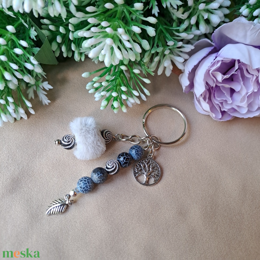 Ásványos, plüssgolyós kulcstartó - táska & tok - kulcstartó & táskadísz - kulcstartó - Meska.hu