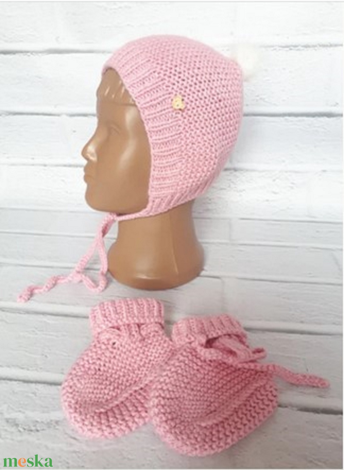 Rózsaszín kötött sapka és csizmakészlet, a csizmák kényelmes viselet otthon, hogy melegen tartsa a lábát, a sapka melegí - baba - mama - babaruházat - babasapka - Meska.hu