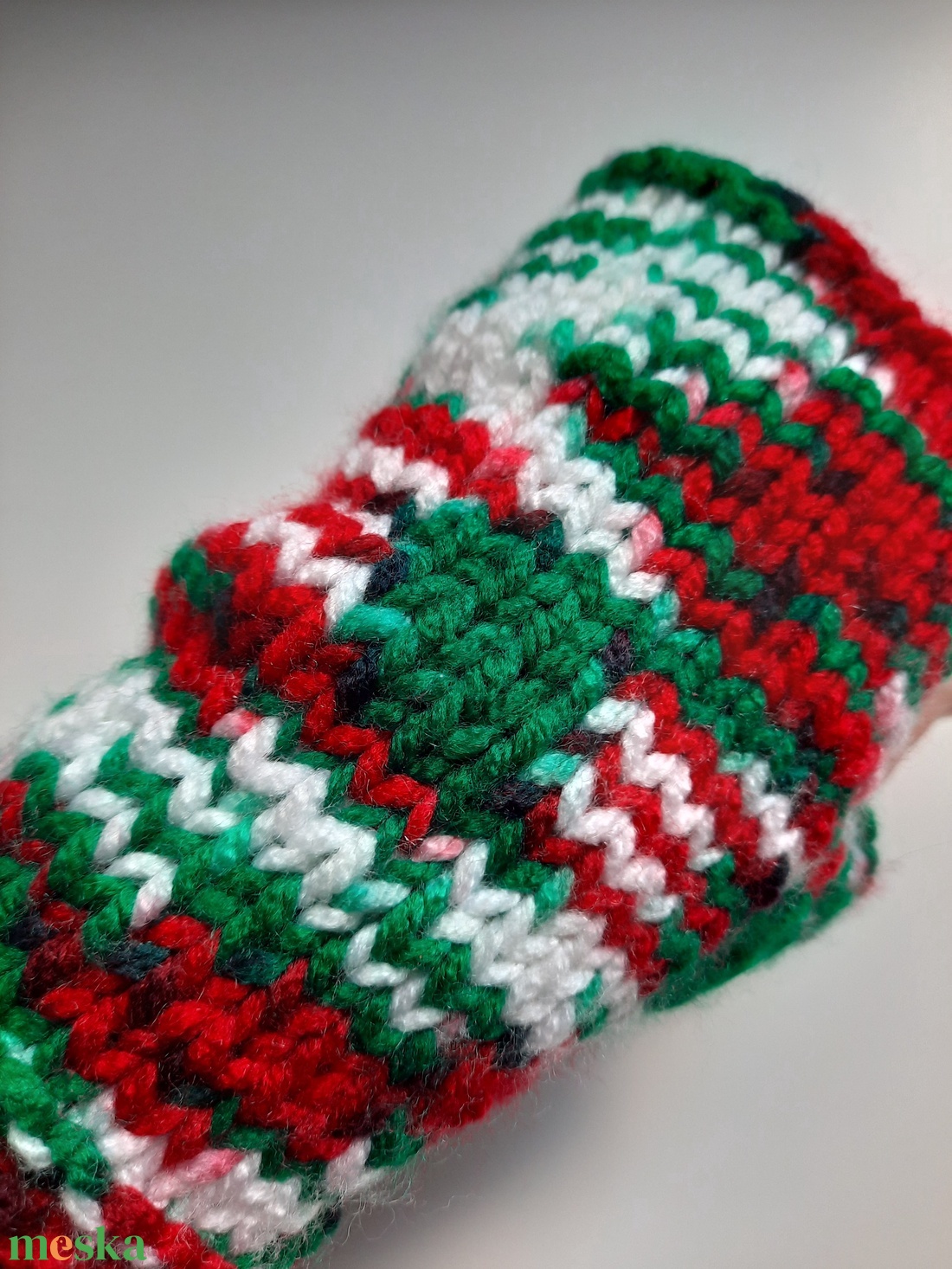 Horgolt karmelegítők - Ujjatlan kesztyűk - Magyarország zászló színei - Kesztyűk vegetáriánusoknak - Karácsonyi ajándékö - ruha & divat - sál, sapka, kendő - kesztyű - Meska.hu