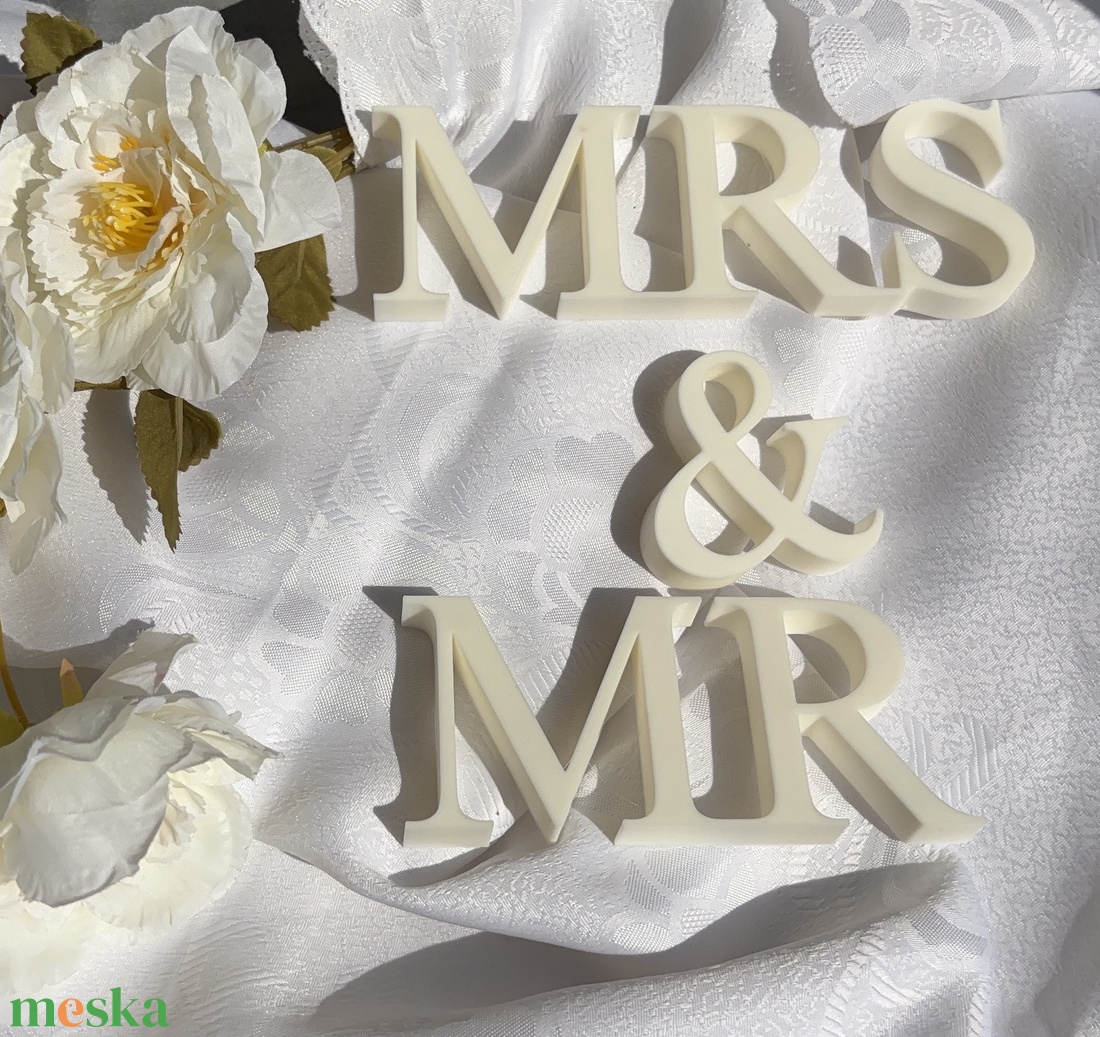 Külön elemekből álló: Mr and Mrs felirat esküvőre, lagzira - otthon & életmód - dekoráció - dísztárgy - Meska.hu