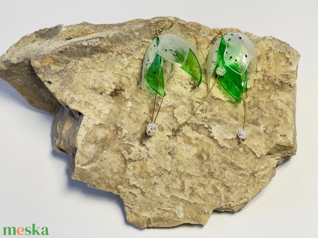 Gyöngyvirág fülbevaló - ékszer - fülbevaló - lógó fülbevaló - Meska.hu