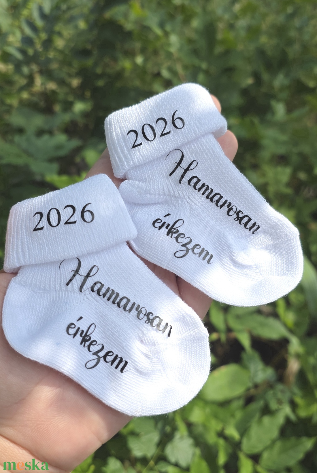 Hamarosan érkezem - Baba bejelentő zokni - játék & sport - babalátogató ajándékcsomag - Meska.hu Hamarosan érkezem - Baba bejelentő zokni - játék & sport - babalátogató ajándékcsomag - Meska.hu