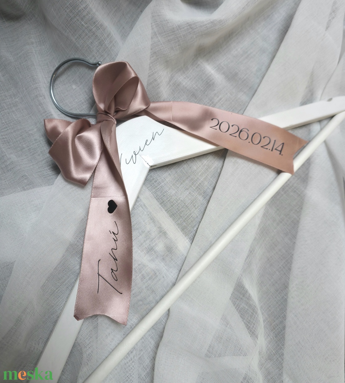 Esküvői vállfa - selyem masnival - esküvő - ruha - vállfa - Meska.hu