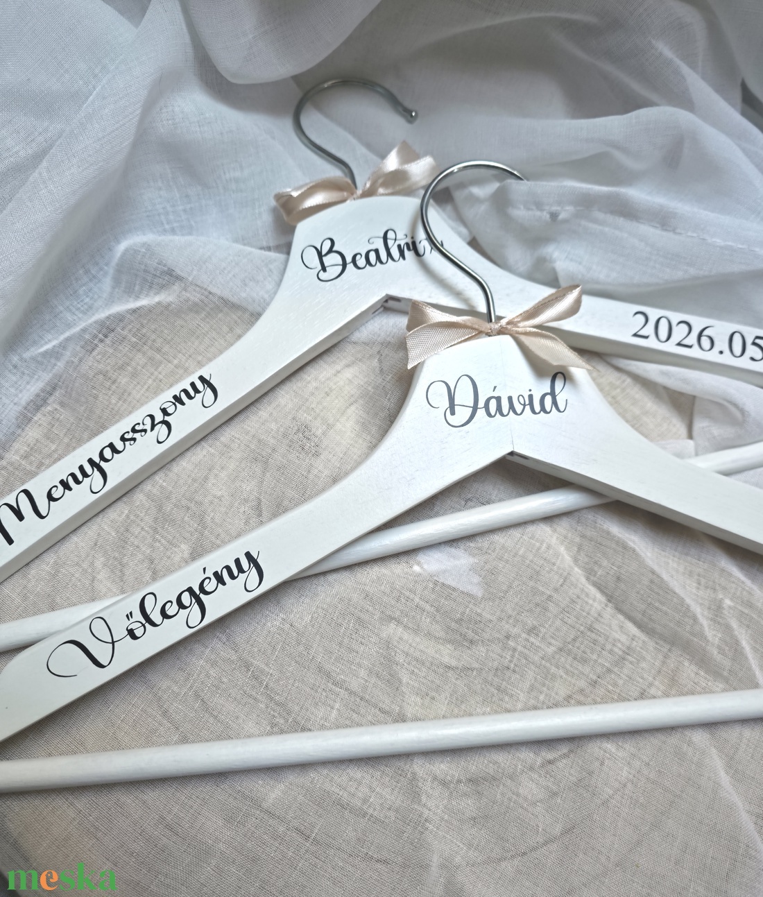 Névre szóló vállfa  - esküvő - ruha - vállfa - Meska.hu