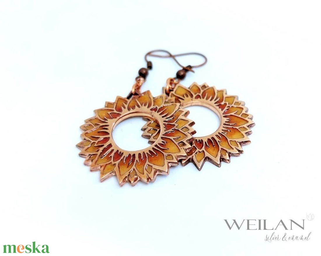 Flora - Napraforgóvirág bronz tűzzománc fülbevaló, arany-narancs - ékszer - fülbevaló - lógó fülbevaló - Meska.hu Flora - Napraforgóvirág bronz tűzzománc fülbevaló, arany-narancs - ékszer - fülbevaló - lógó fülbevaló - Meska.hu