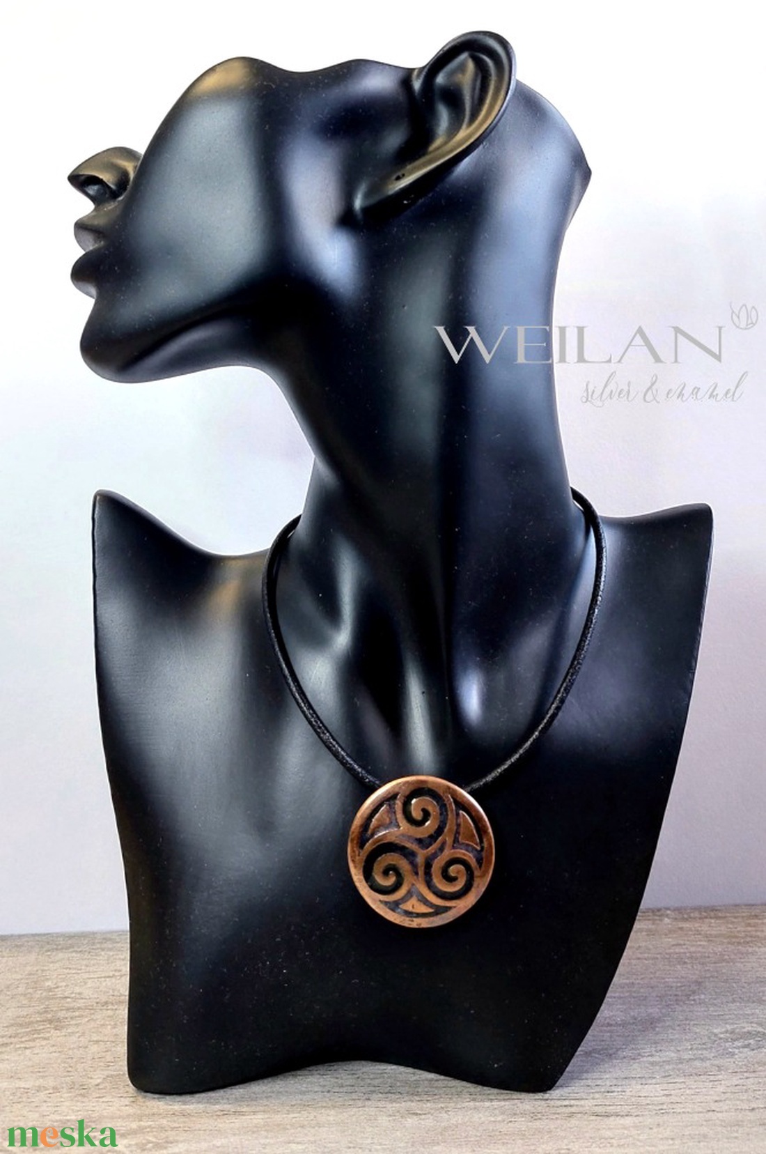 Kelta - Triskelion bronz tűzzománc medál, fekete - ékszer - nyaklánc - medálos nyaklánc - Meska.hu Kelta - Triskelion bronz tűzzománc medál, fekete - ékszer - nyaklánc - medálos nyaklánc - Meska.hu