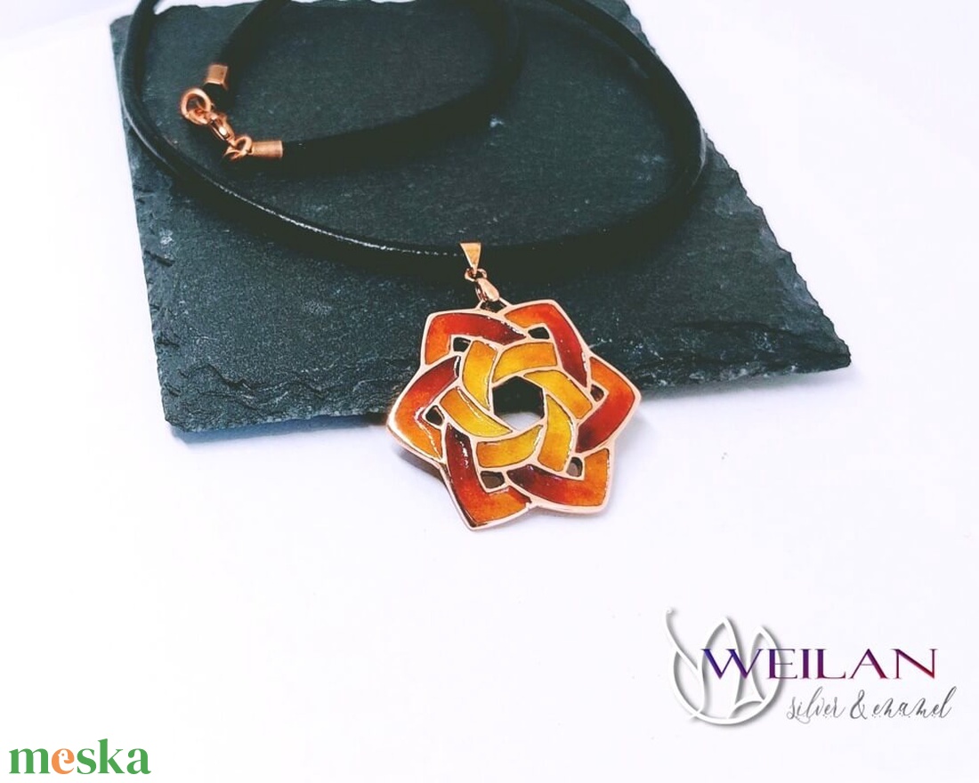 Druida - Kelta stílusú tűzzománc medál (vörös-arany) - ékszer - nyaklánc - medálos nyaklánc - Meska.hu