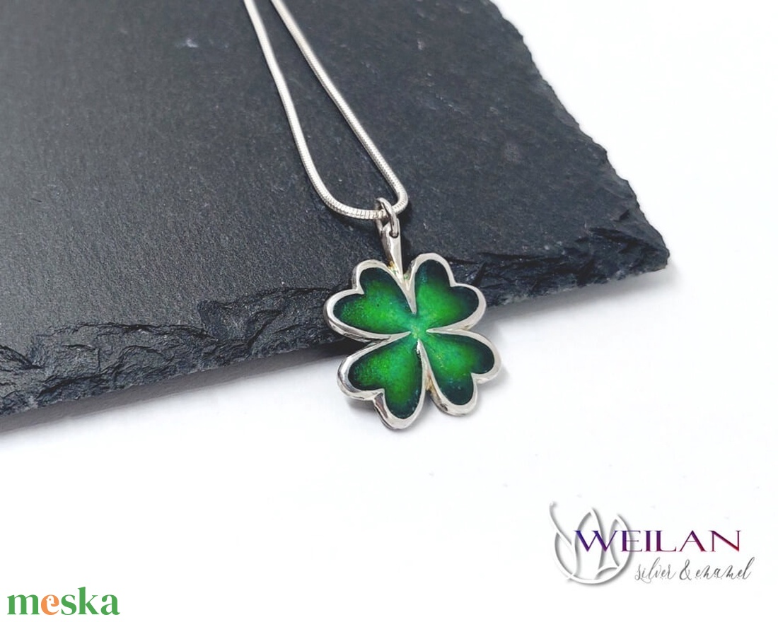 Négylevelű lóhere ezüst tűzzománc medál, zöld - ékszer - nyaklánc - medál - Meska.hu