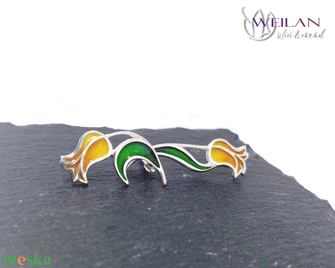 Hej'tulipán - Virágszálam aszimmetrikus ezüst tűzzománc fülbevaló, stiftes kialakítás - narancs-arany-zöld - ékszer - fülbevaló - lógó fülbevaló - Meska.hu