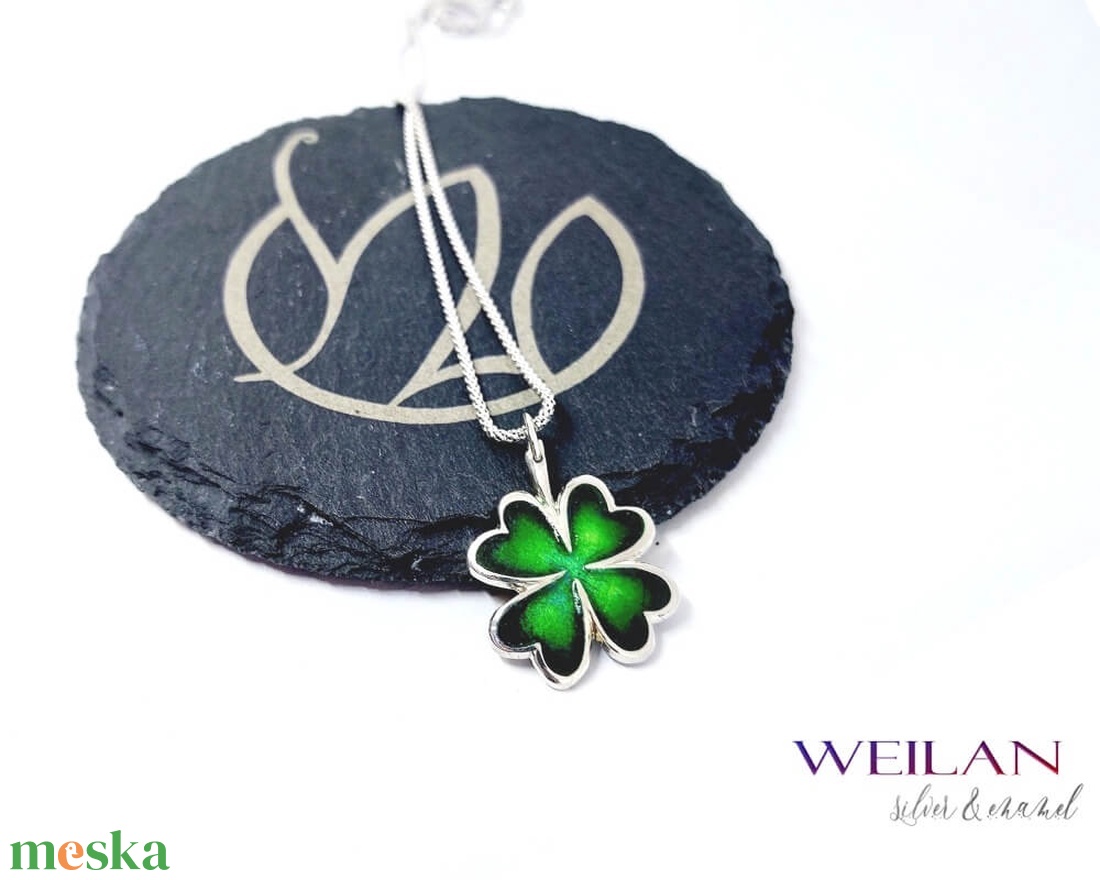 Négylevelű lóhere ezüst tűzzománc medál, zöld - ékszer - nyaklánc - medál - Meska.hu