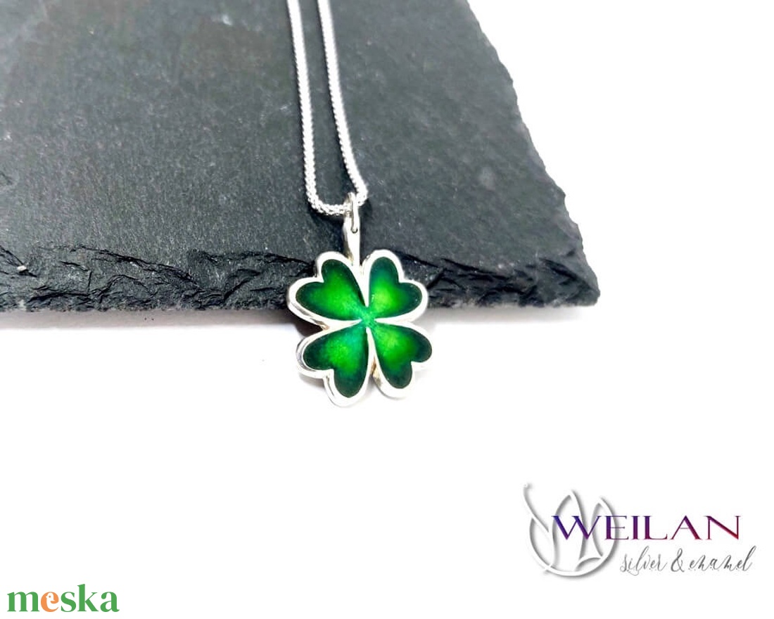 Négylevelű lóhere ezüst tűzzománc medál, zöld - ékszer - nyaklánc - medál - Meska.hu