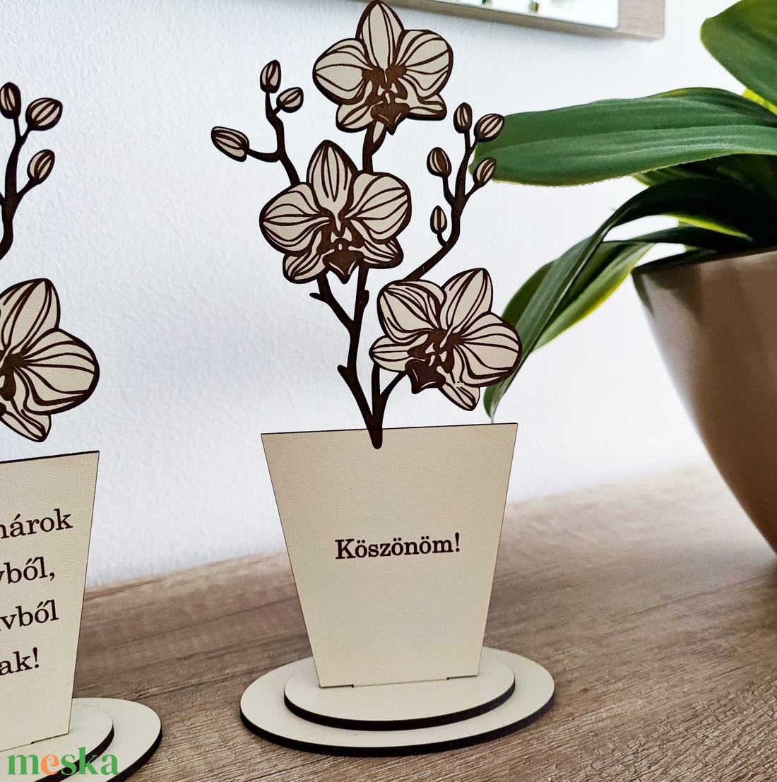 Egyedi fa orchidea dísz - otthon & életmód - dekoráció - asztal és polc dekoráció - asztaldísz - Meska.hu
