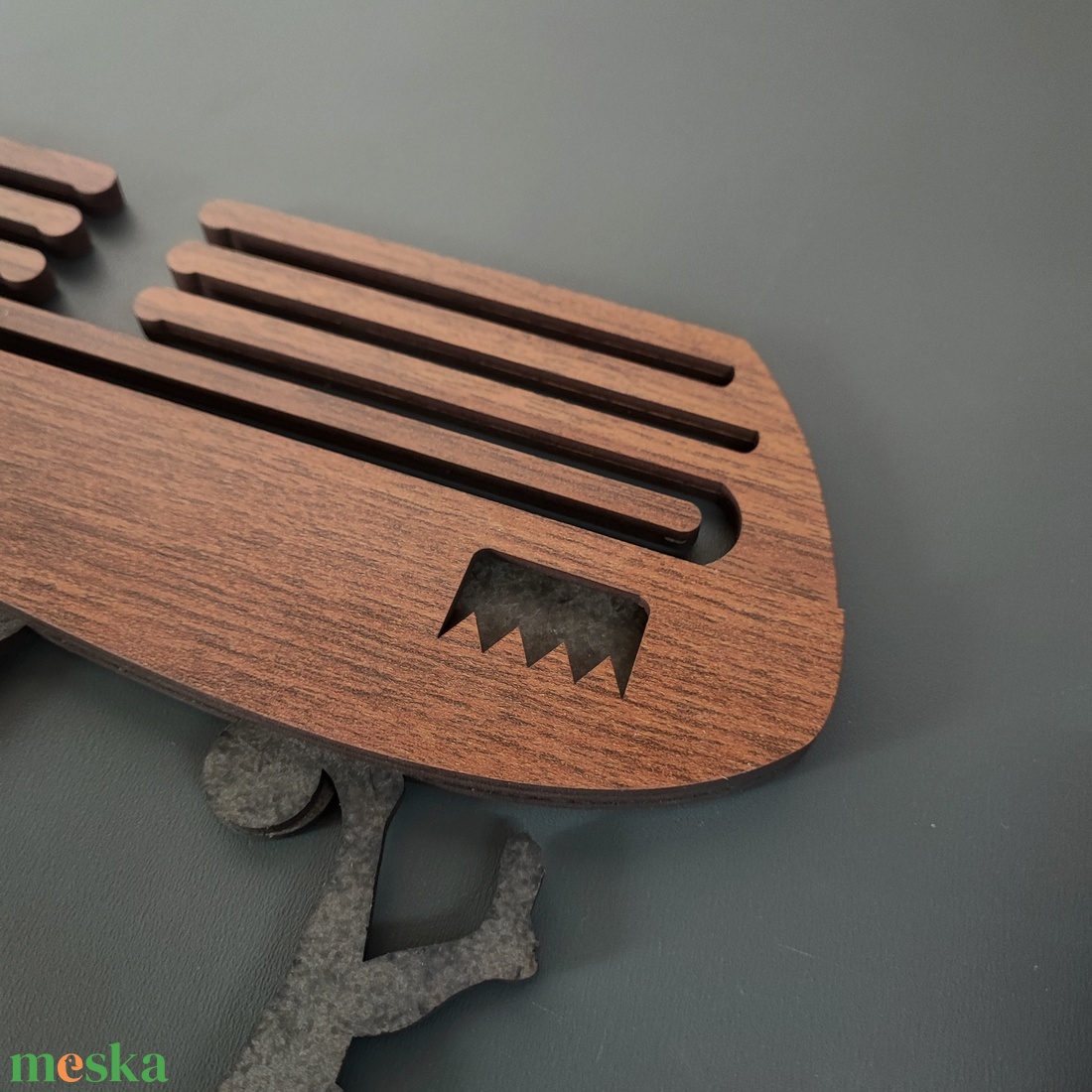 Focis éremtartó  személyre szabható névvel - otthon & életmód - dekoráció - fali és függő dekoráció - éremtartó - Meska.hu