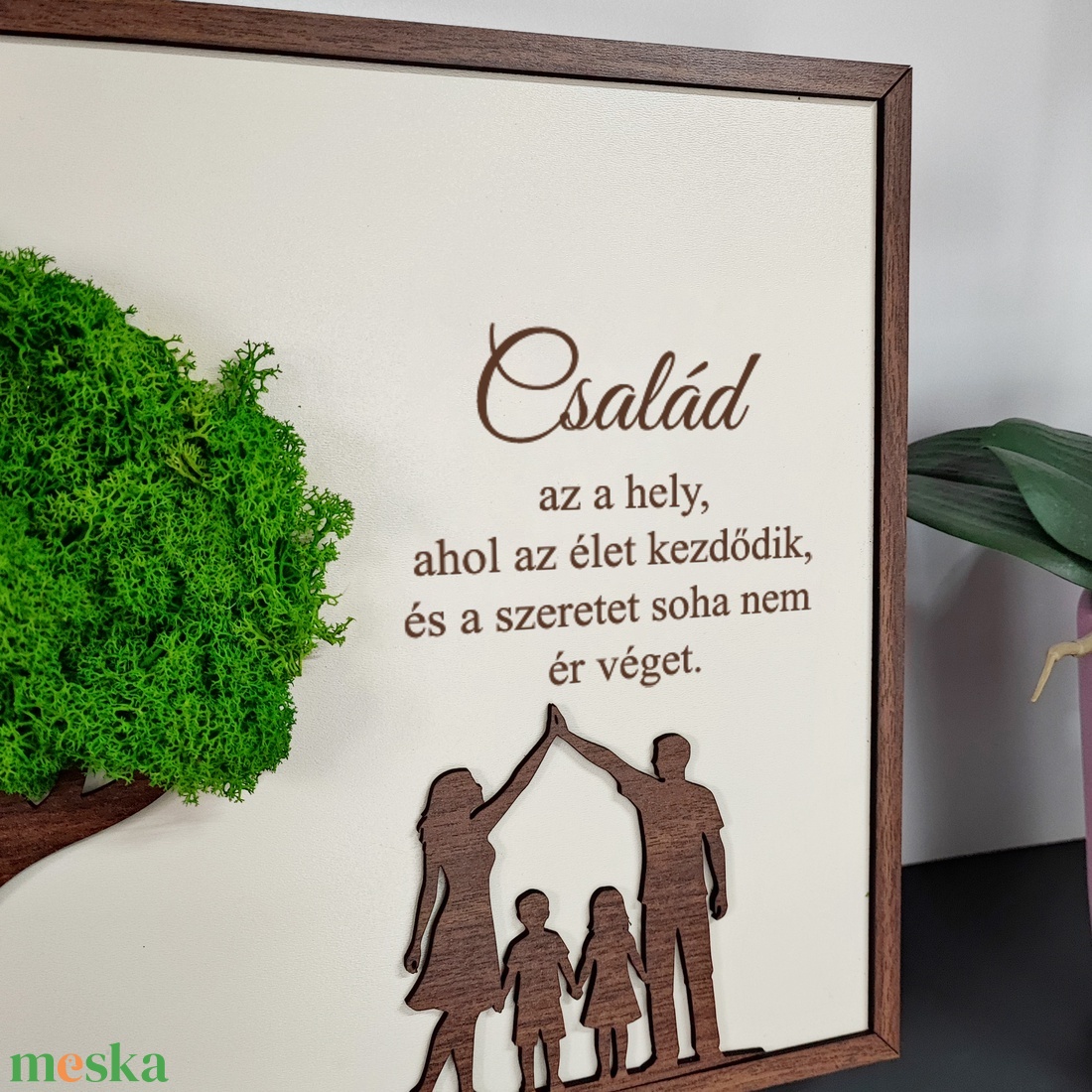 Egyedi családi fa dekoráció mohával - otthon & életmód - dekoráció - fali és függő dekoráció - zuzmókép, mohakép - Meska.hu