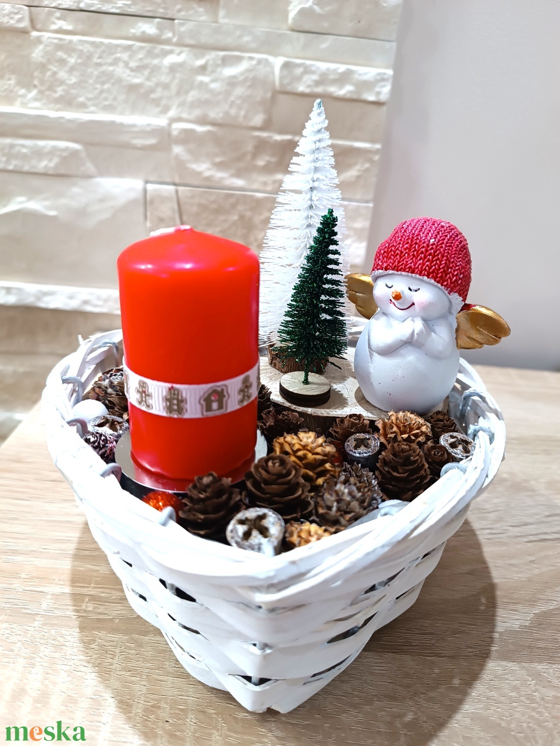 Szívecske alakú adventi asztaldísz, piros gyertyával - karácsony - adventi díszek - adventi asztaldísz - Meska.hu