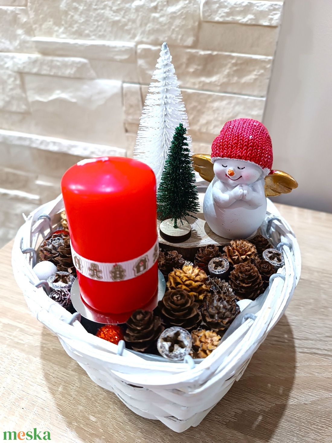 Szívecske alakú adventi asztaldísz, piros gyertyával - karácsony - adventi díszek - adventi asztaldísz - Meska.hu