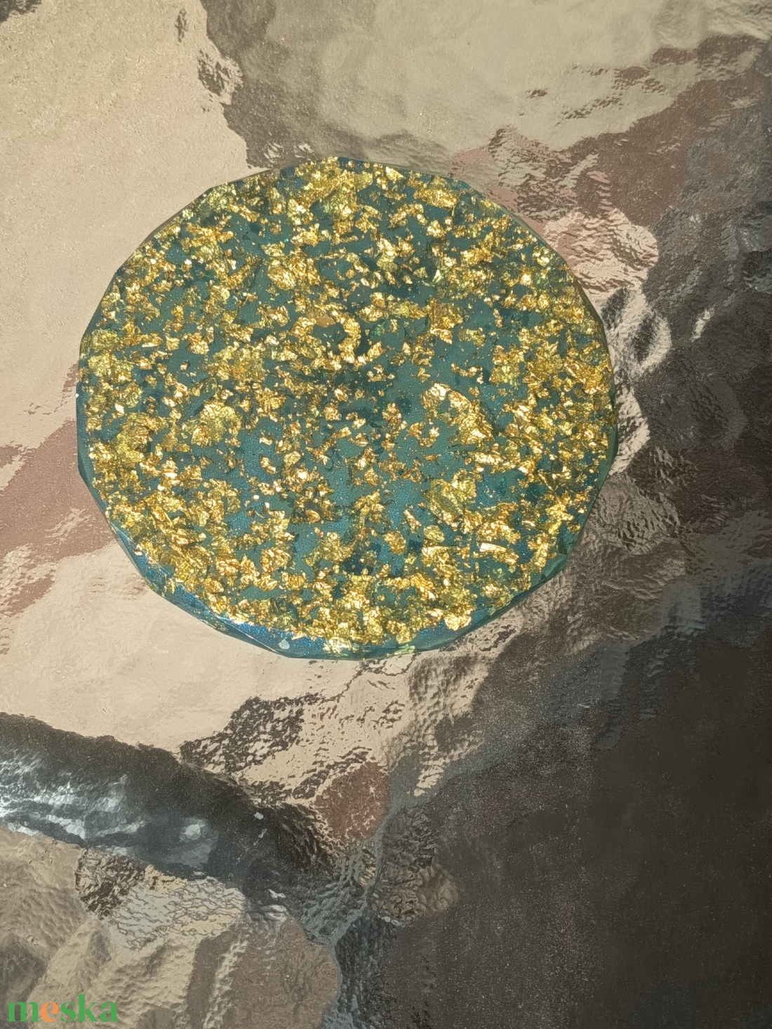 Arany pelyhes epoxi pohár alátét  - otthon & életmód - konyhafelszerelés, tálalás - tálalás - tányér- és poháralátét - Meska.hu