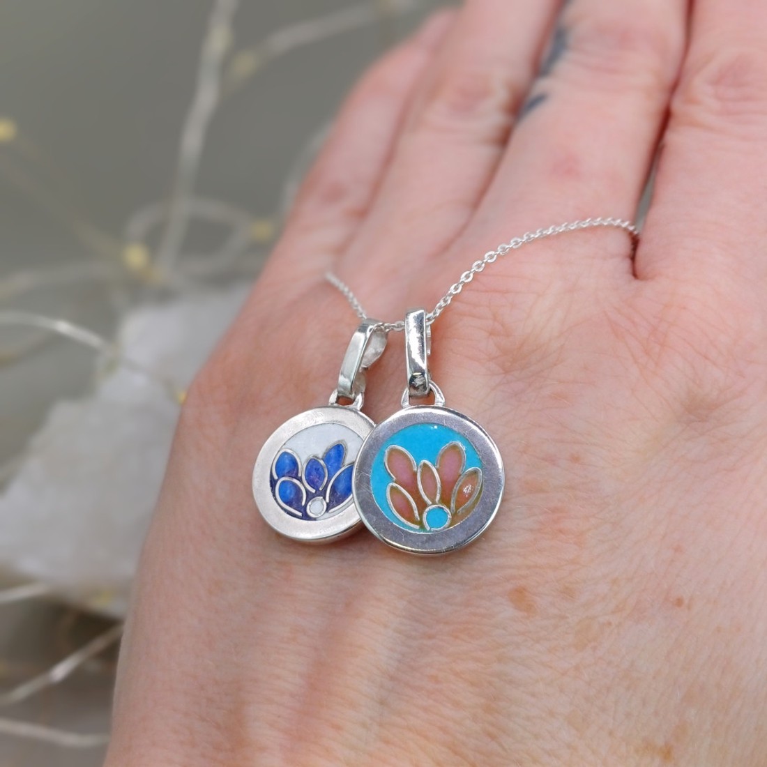 Virágzás kék - fehér cloisonné ezüst medál  - ékszer - nyaklánc - medál - Meska.hu