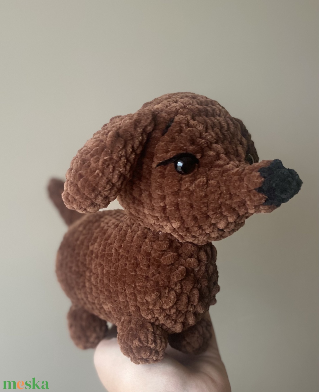 Horgolt tacskó - játék & sport - plüssállat & játékfigura - kutya - Meska.hu