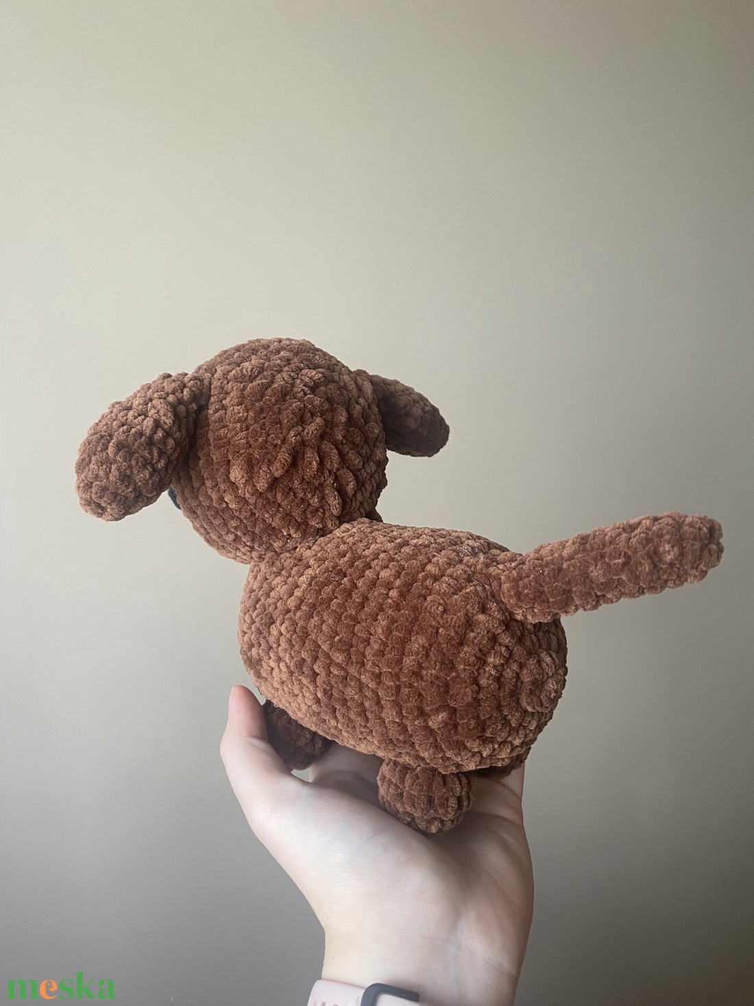 Horgolt tacskó - játék & sport - plüssállat & játékfigura - kutya - Meska.hu