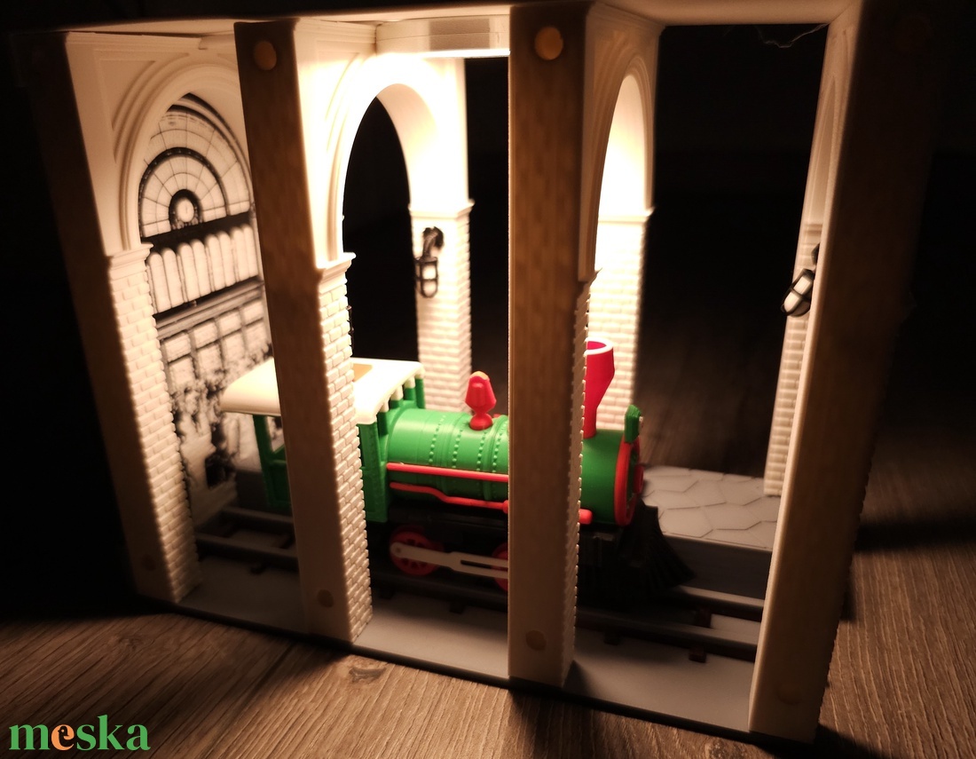 Varázslatos vasútállomás, 3D nyomtatott Book Nook - otthon & életmód - dekoráció - asztal és polc dekoráció - könyvtámasz - Meska.hu