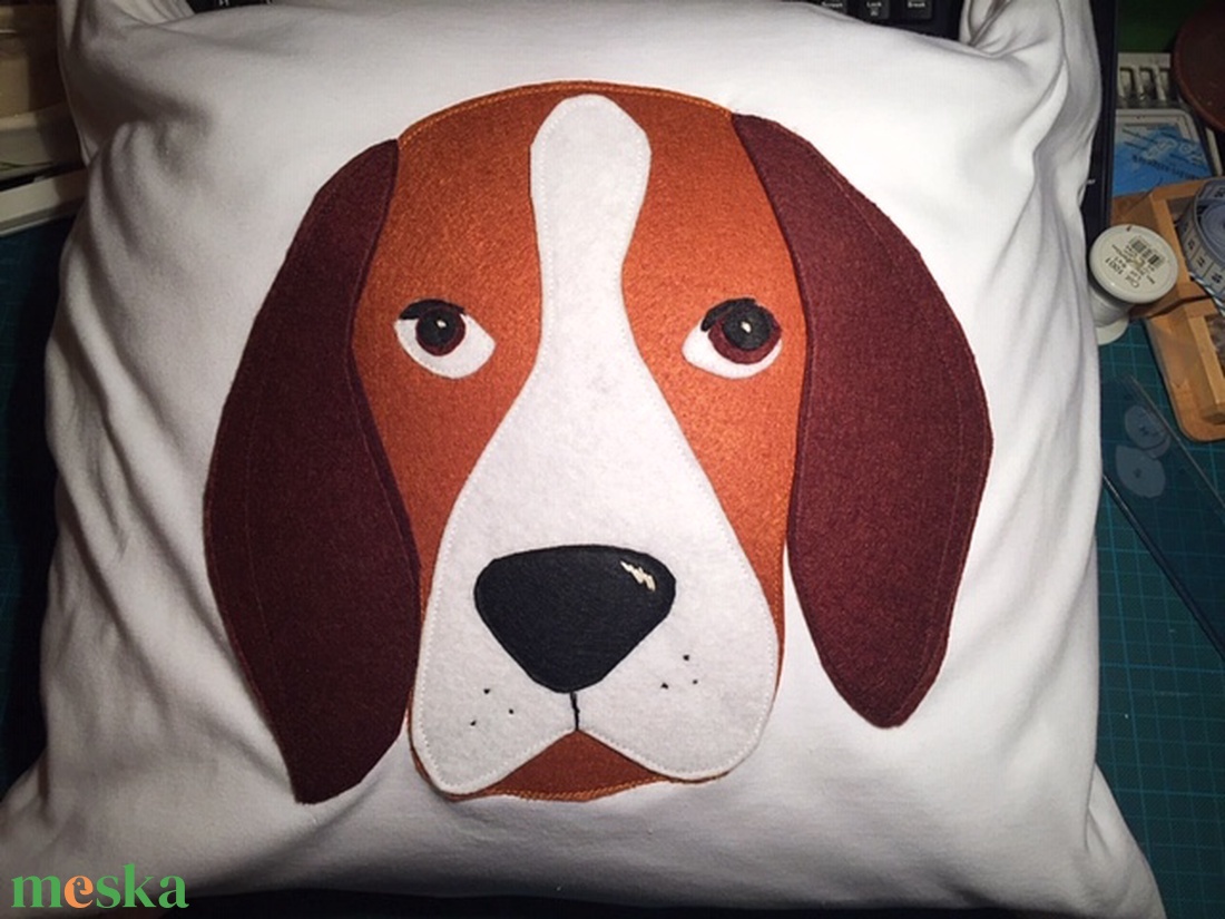Beagle kutyás párna  /babzsák töltettel/ - otthon & életmód - lakástextil - párna & párnahuzat - Meska.hu