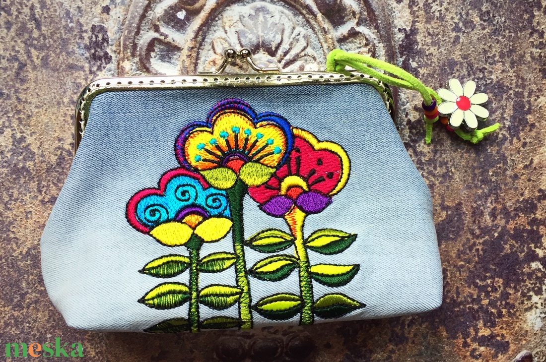 Laurel Burch virágai fémkeretes- farmer fémkeretes tárca. - táska & tok - neszesszer - Meska.hu Laurel Burch virágai fémkeretes- farmer fémkeretes tárca. - táska & tok - neszesszer - Meska.hu