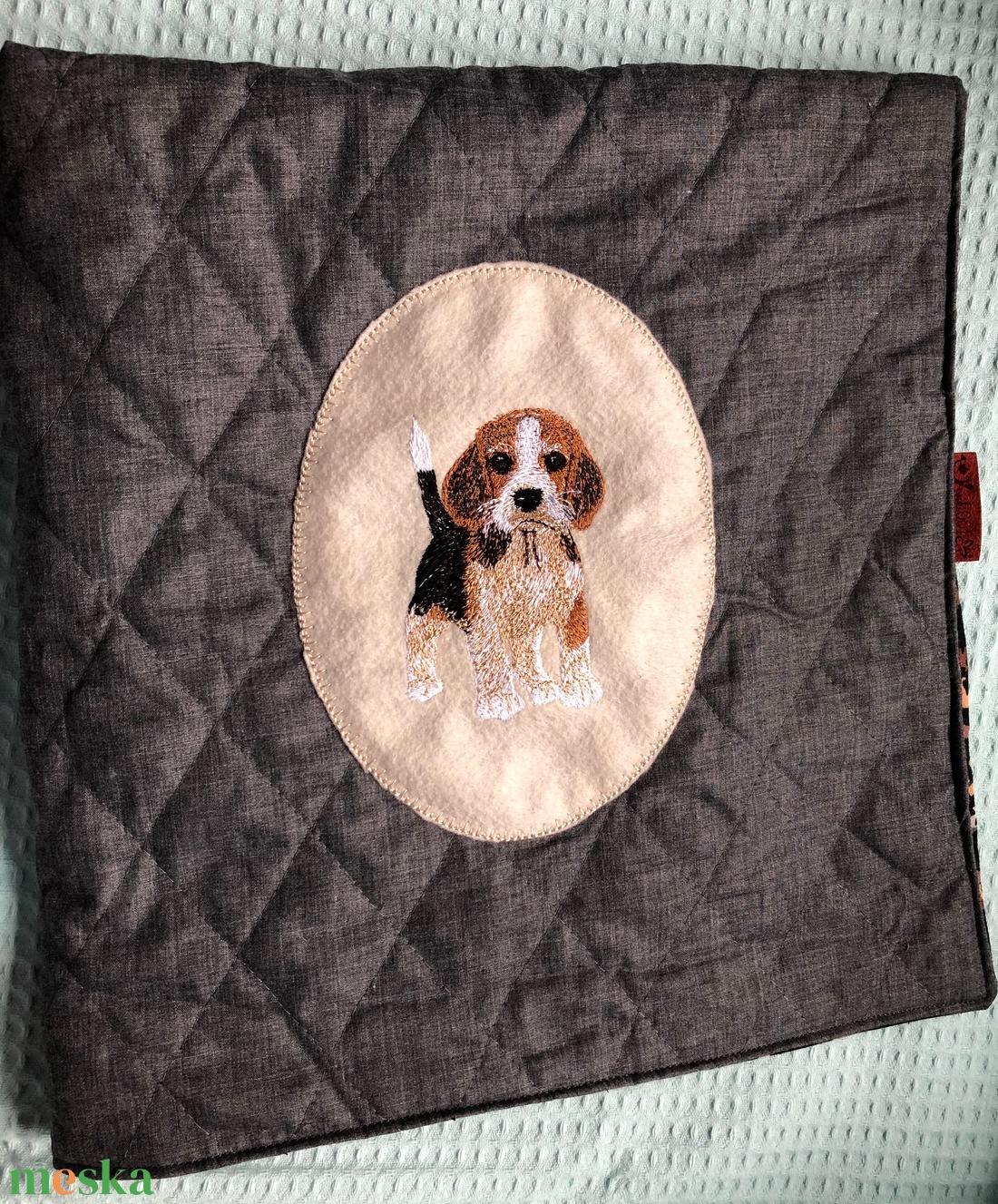 Beagle -kutyás hímzett pléd, takaró. - otthon & életmód - lakástextil - ágytakaró - Meska.hu