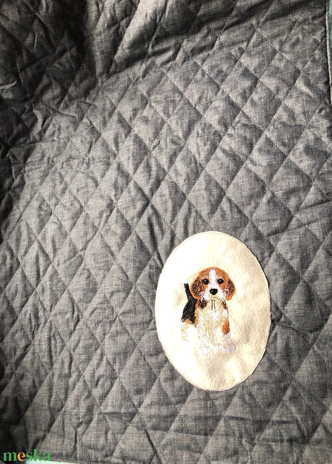 Beagle -kutyás hímzett pléd, takaró. - otthon & életmód - lakástextil - ágytakaró - Meska.hu