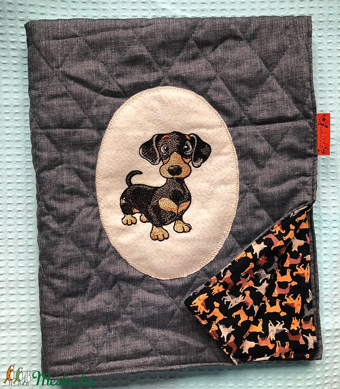 Tacskó -kutyás hímzett pléd, takaró. - otthon & életmód - kisállatoknak - Meska.hu