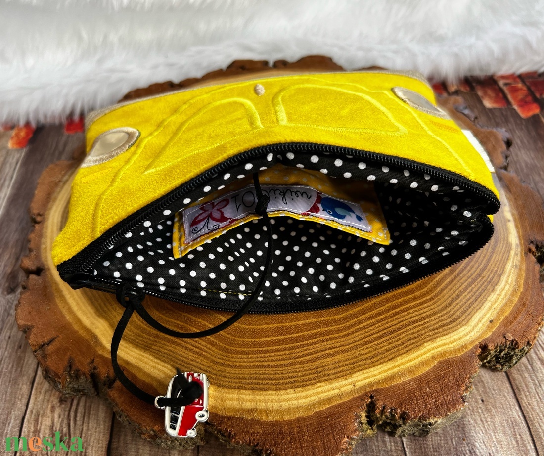 RENDELÉSRE KÉSZÜL! - Vw Beetle műbőr tok-neszesszer és kulcstartó - táska & tok - neszesszer - Meska.hu RENDELÉSRE KÉSZÜL! - Vw Beetle műbőr tok-neszesszer és kulcstartó - táska & tok - neszesszer - Meska.hu