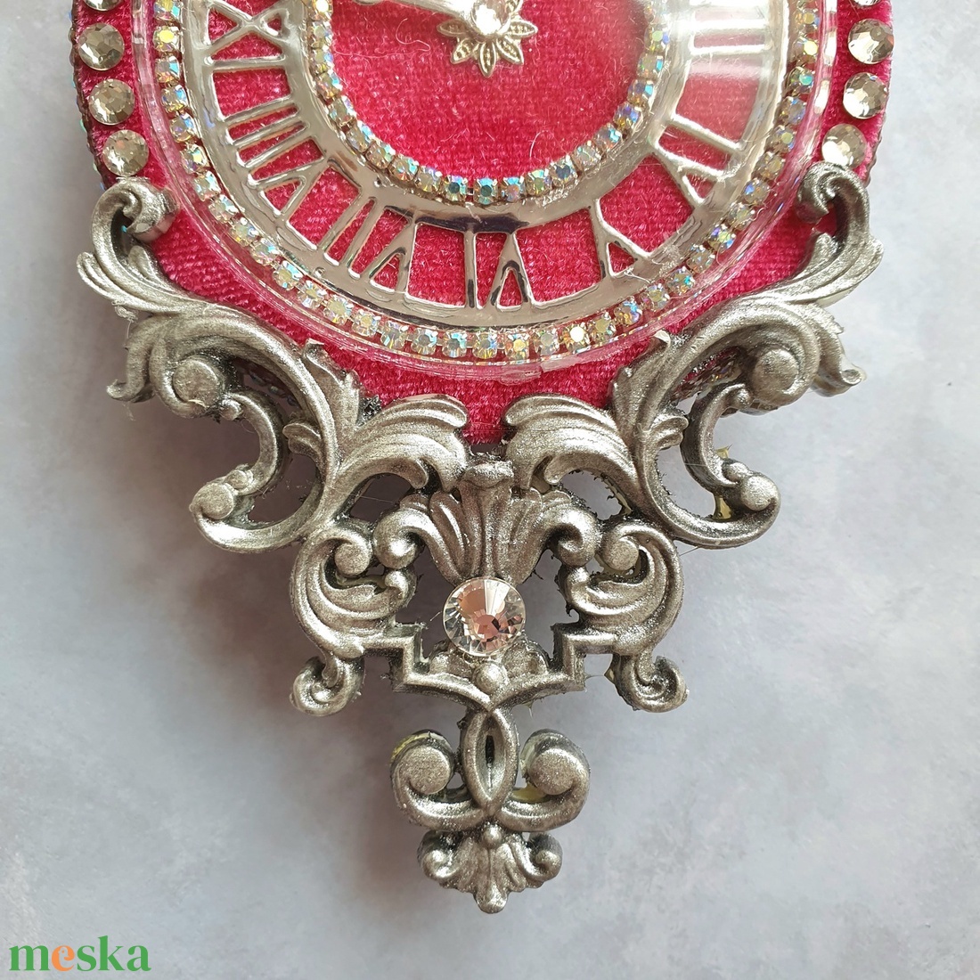 Kézzel Készített Sötét Rózsaszín Bársony Óradísz 8 cm Elegáns, Romantikus Vintage Karácsonyi Dekoráció - karácsony - karácsonyi lakásdekoráció - karácsonyfadíszek - Meska.hu Kézzel Készített Sötét Rózsaszín Bársony Óradísz 8 cm Elegáns, Romantikus Vintage Karácsonyi Dekoráció - karácsony - karácsonyi lakásdekoráció - karácsonyfadíszek - Meska.hu
