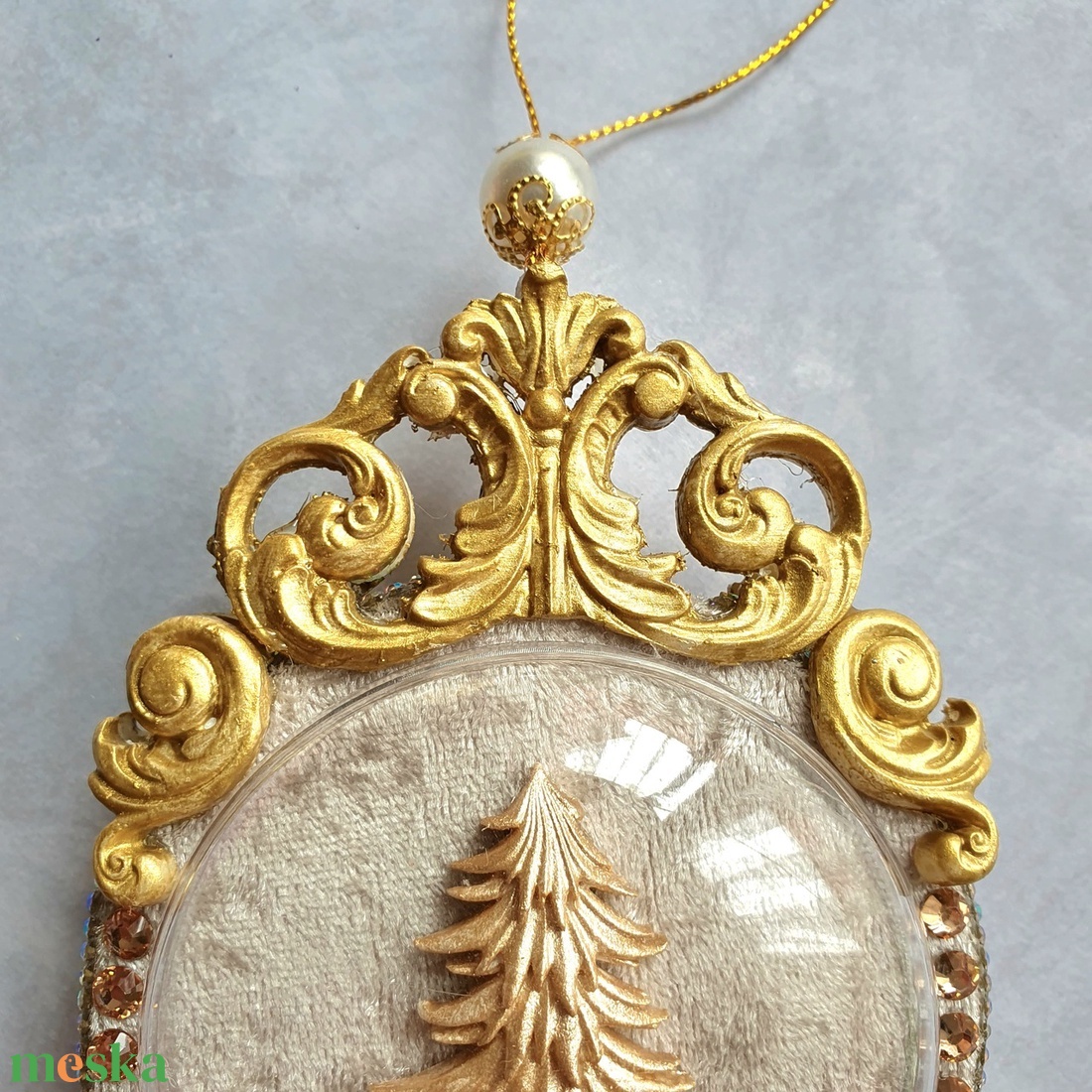Kézzel Készített Bézs Bársony Óradísz 8 cm Elegáns, Finom Vintage Karácsonyi Dekoráció a Fényes Ünnepekre - karácsony - karácsonyi lakásdekoráció - karácsonyfadíszek - Meska.hu Kézzel Készített Bézs Bársony Óradísz 8 cm Elegáns, Finom Vintage Karácsonyi Dekoráció a Fényes Ünnepekre - karácsony - karácsonyi lakásdekoráció - karácsonyfadíszek - Meska.hu