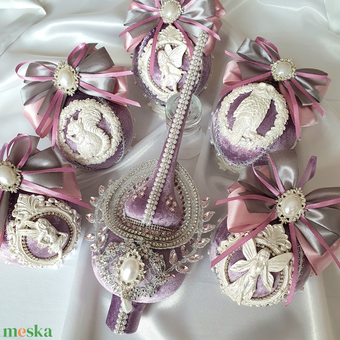 6 darabos kézzel készített világos lila bársony karácsonyi dísz szett � 5 gömb és 1 csúcsdísz Xmas dekoráció - karácsony - karácsonyi lakásdekoráció - karácsonyfadíszek - Meska.hu