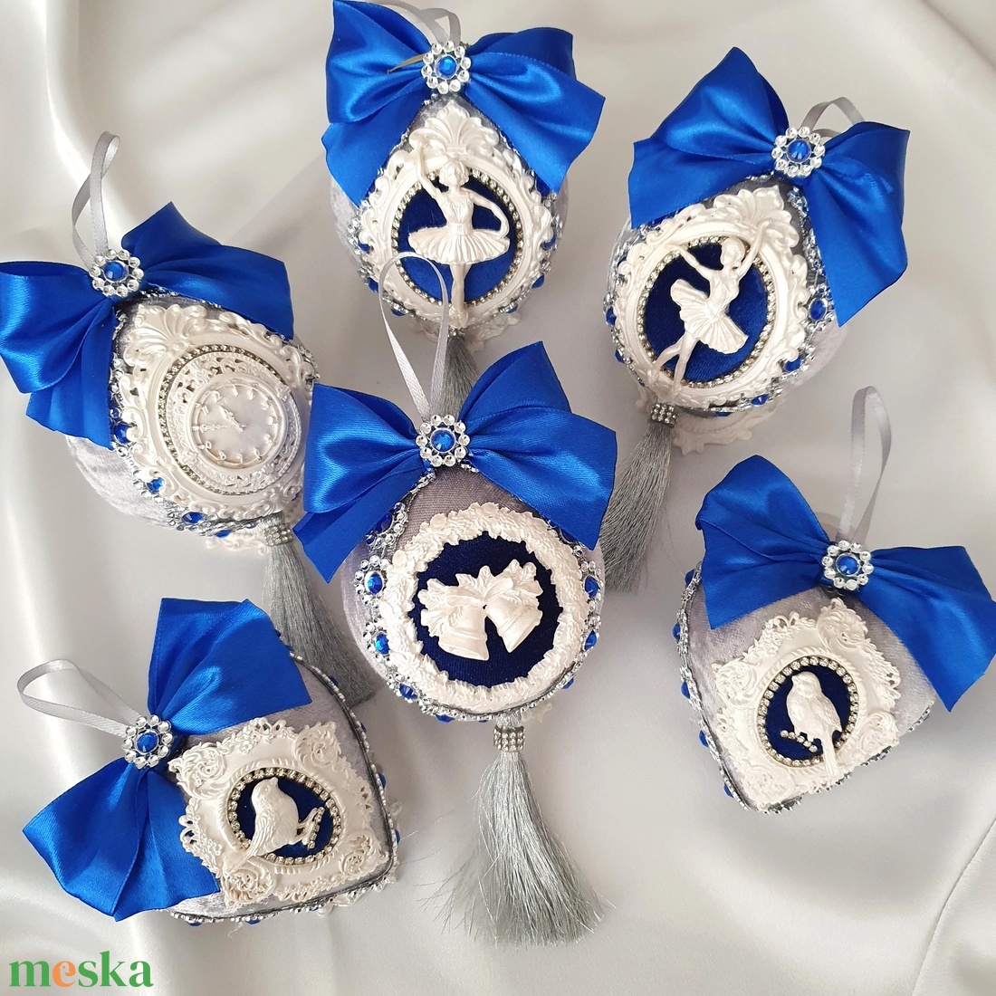 6 darabos kézzel készített kék bársony karácsonyfadísz szett � gömbök és szív, elegáns Xmas dekoráció - karácsony - karácsonyi lakásdekoráció - karácsonyfadíszek - Meska.hu