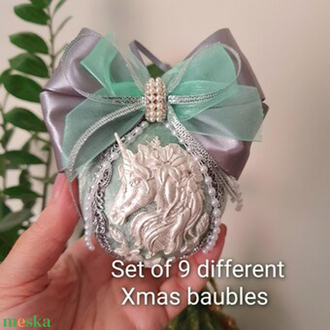 9 darabos kézzel készített világoskék, bézs és ezüst bársony karácsonyi gömbszett elegáns Xmas dekoráció - karácsony - karácsonyi lakásdekoráció - karácsonyfadíszek - Meska.hu 9 darabos kézzel készített világoskék, bézs és ezüst bársony karácsonyi gömbszett elegáns Xmas dekoráció - karácsony - karácsonyi lakásdekoráció - karácsonyfadíszek - Meska.hu