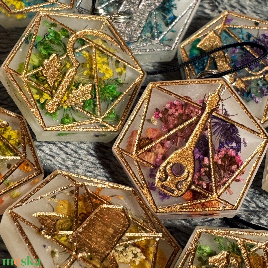 DnD class telefondísz - táska & tok - kulcstartó & táskadísz - kulcstartó - Meska.hu DnD class telefondísz - táska & tok - kulcstartó & táskadísz - kulcstartó - Meska.hu