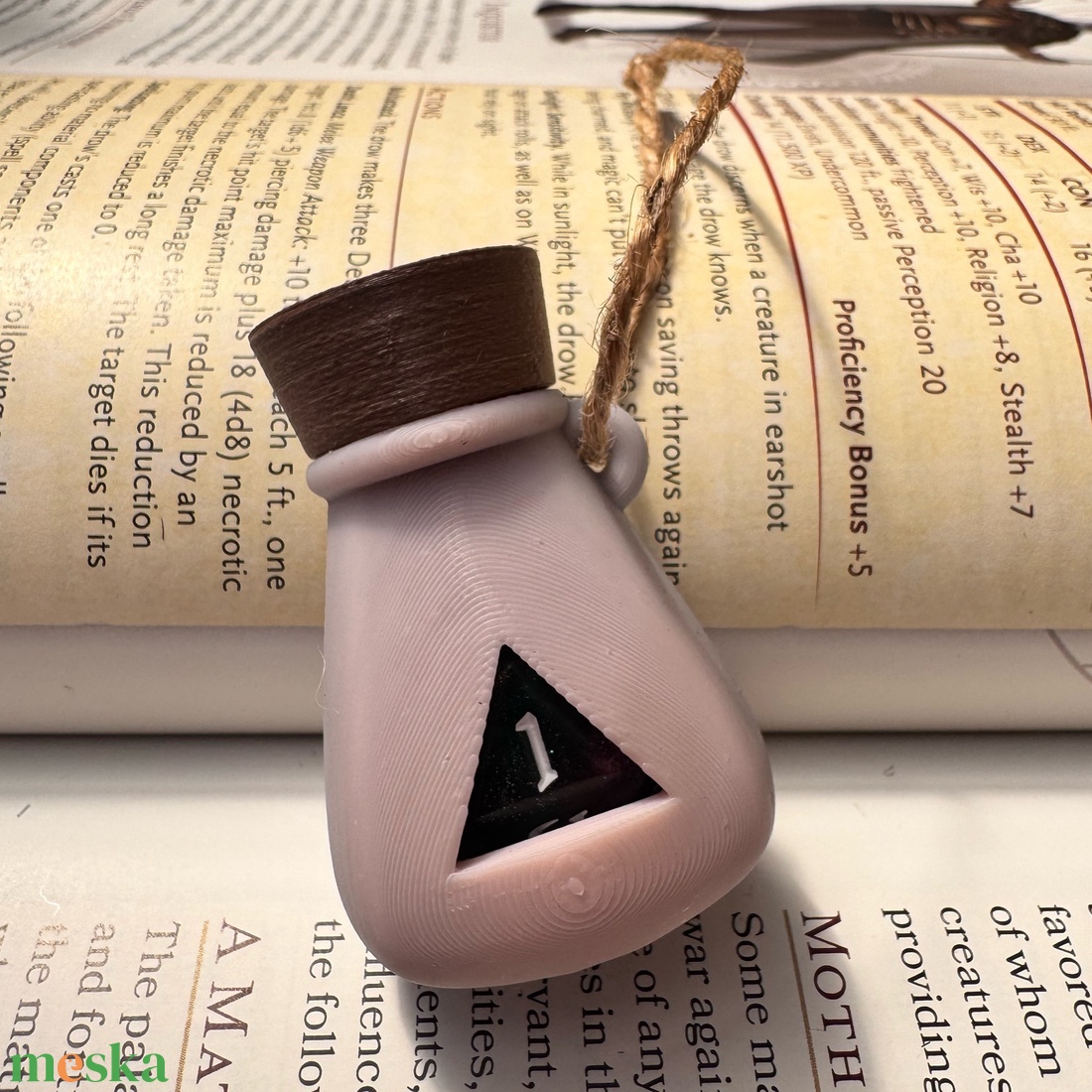 [Potion] - D20 tartó charm - táska & tok - kulcstartó & táskadísz - kulcstartó - Meska.hu