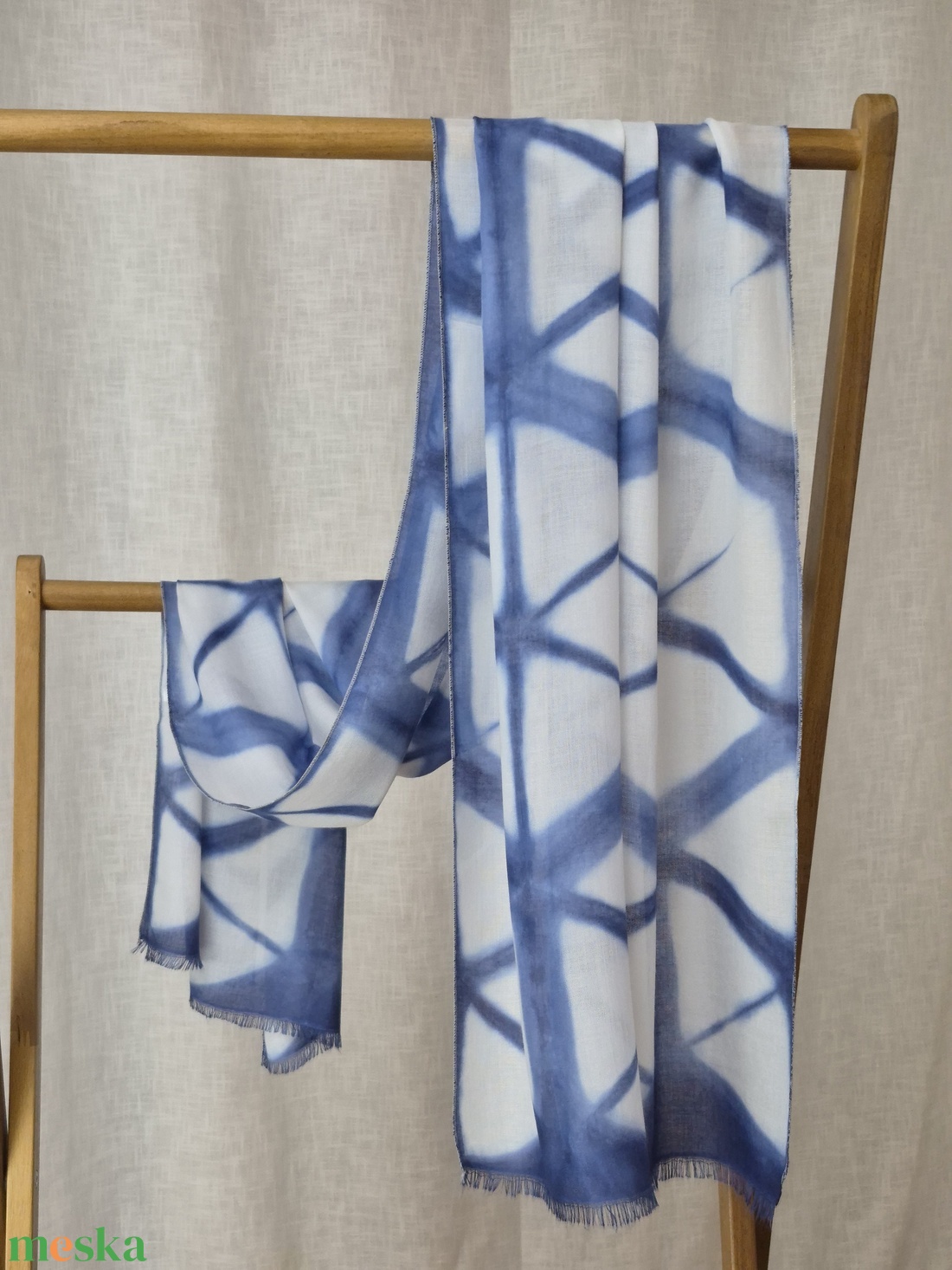 Laza kék-fehér shibori sál - ruha & divat - sál, sapka, kendő - kendő - Meska.hu
