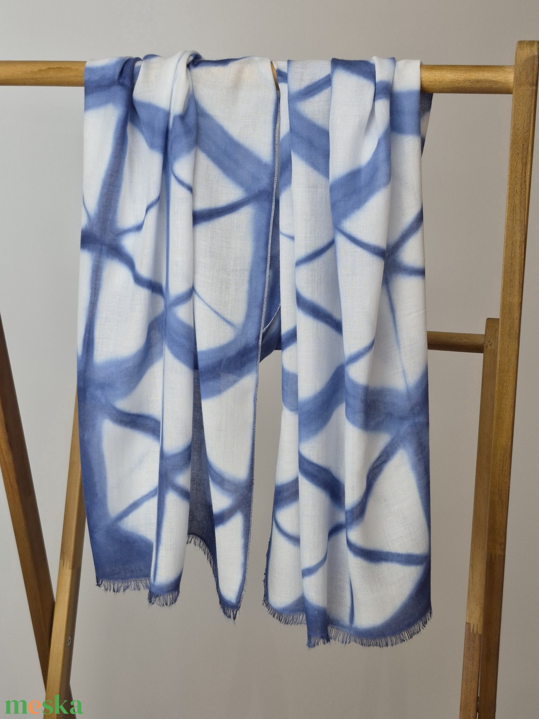 Laza kék-fehér shibori sál - ruha & divat - sál, sapka, kendő - kendő - Meska.hu