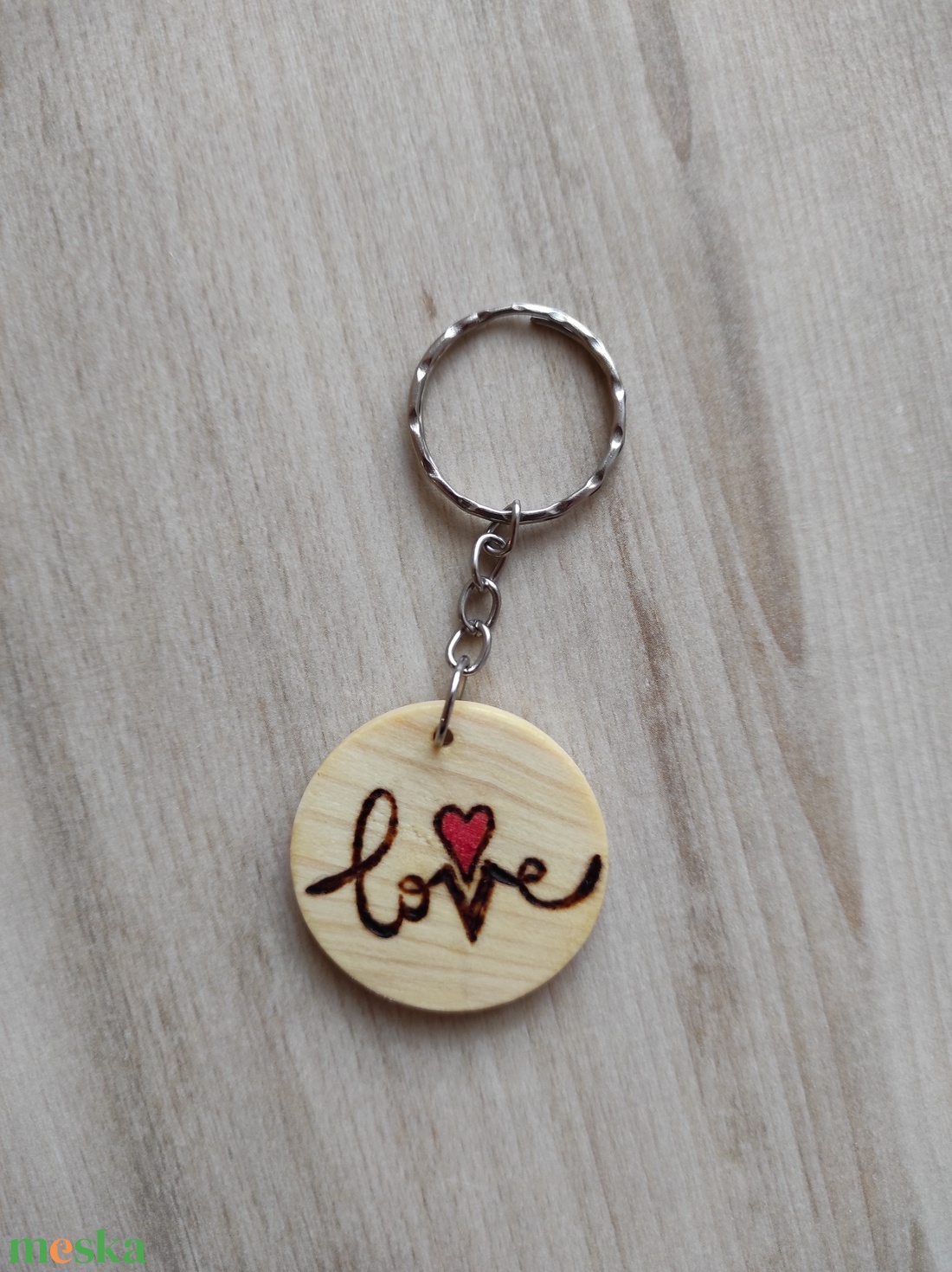 Love feliratos égetett fa kulcstartó - táska & tok - kulcstartó & táskadísz - kulcstartó - Meska.hu