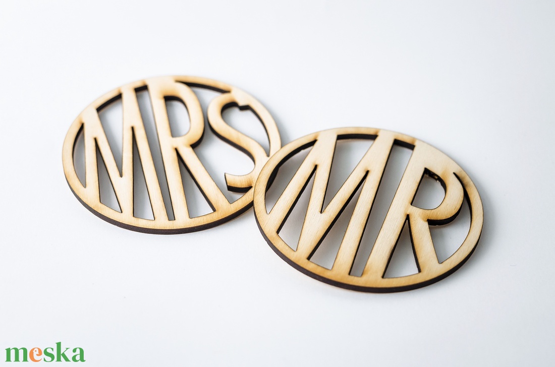 MRS és MR mintájú páros lézervágott fa poháralátét friss házasoknak karácsonyi dekoráció - otthon & életmód - konyhafelszerelés, tálalás - tálalás - tányér- és poháralátét - Meska.hu